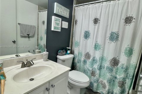 Condominio en venta en Dania Beach, Florida, 2 dormitorios, 89.19 m2 № 2042829 - foto 10