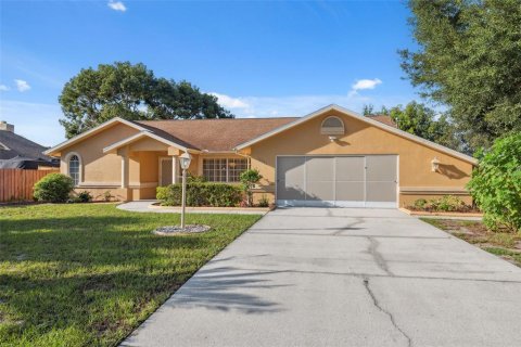 Casa en venta en Spring Hill, Florida, 3 dormitorios, 206.43 m2 № 1815103 - foto 2