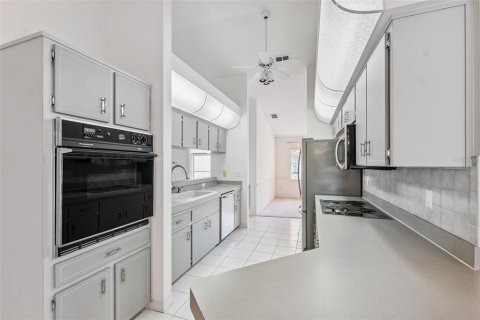 Casa en venta en Spring Hill, Florida, 3 dormitorios, 206.43 m2 № 1815103 - foto 12