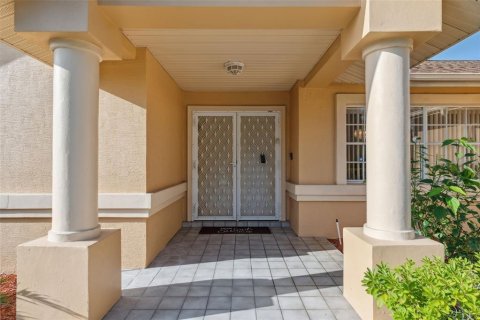 Casa en venta en Spring Hill, Florida, 3 dormitorios, 206.43 m2 № 1815103 - foto 3