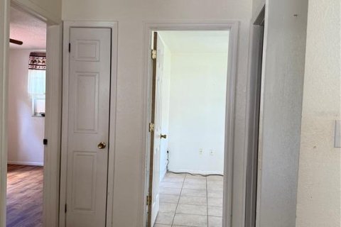 Villa ou maison à vendre à Wildwood, Floride: 2 chambres, 77.29 m2 № 1911972 - photo 7