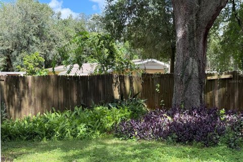 Villa ou maison à vendre à Wildwood, Floride: 2 chambres, 77.29 m2 № 1911972 - photo 14