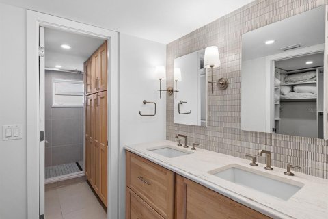 Купить кондоминиум в Сарасота, Флорида 5 комнат, 118.08м2, № 1829652 - фото 19
