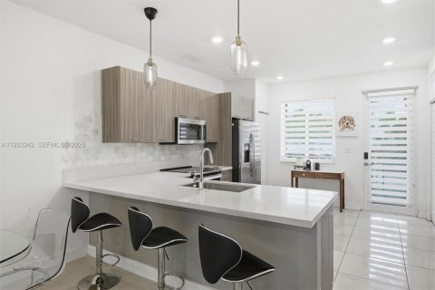 Condo in Doral, Florida, 3 bedrooms in LANDMARK  № 2082822 - photo 3