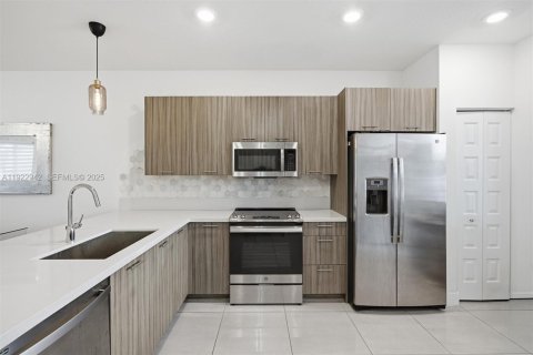 Condo in Doral, Florida, 3 bedrooms in LANDMARK  № 2082822 - photo 20