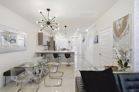 Condo in Doral, Florida, 3 bedrooms in LANDMARK  № 2082822 - photo 17