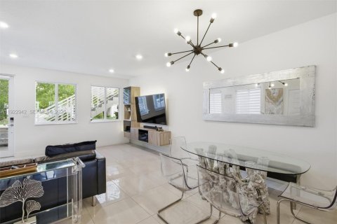 Condo in Doral, Florida, 3 bedrooms in LANDMARK  № 2082822 - photo 4
