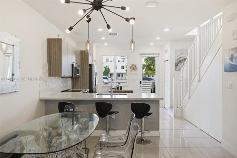 Condo in Doral, Florida, 3 bedrooms in LANDMARK  № 2082822