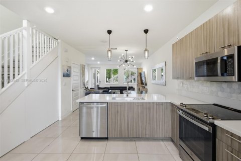 Condo in Doral, Florida, 3 bedrooms in LANDMARK  № 2082822 - photo 18