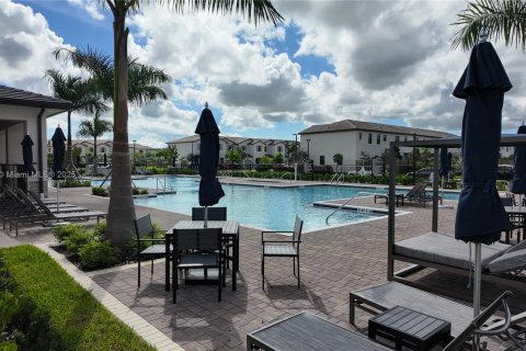 Adosado en venta en Homestead, Florida, 3 dormitorios, 123.37 m2 № 1921479 - foto 2