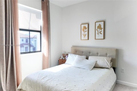 Adosado en venta en Homestead, Florida, 3 dormitorios, 123.37 m2 № 1921479 - foto 9