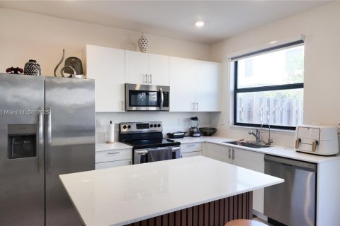 Adosado en venta en Homestead, Florida, 3 dormitorios, 123.37 m2 № 1921479 - foto 6