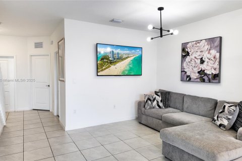 Adosado en venta en Homestead, Florida, 3 dormitorios, 123.37 m2 № 1921479 - foto 4