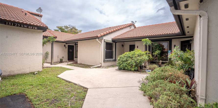 Condo in Miami, Florida, 2 bedrooms № 2077468