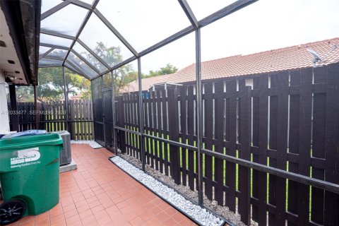 Condo in Miami, Florida, 2 bedrooms № 2077468 - photo 23