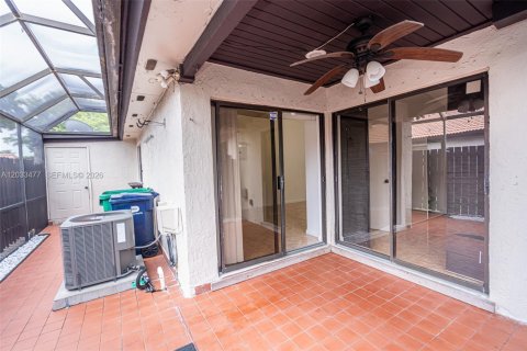 Condo in Miami, Florida, 2 bedrooms № 2077468 - photo 20