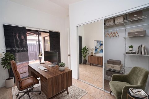 Condo in Miami, Florida, 2 bedrooms № 2077468 - photo 14