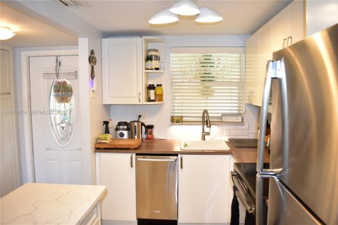 Condominio en venta en Sunrise, Florida, 2 dormitorios, 78.97 m2 № 2038452 - foto 12