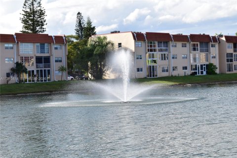 Condominio en venta en Sunrise, Florida, 2 dormitorios, 78.97 m2 № 2038452 - foto 5