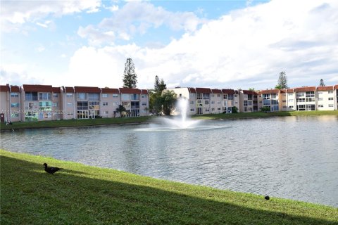 Condominio en venta en Sunrise, Florida, 2 dormitorios, 78.97 m2 № 2038452 - foto 4