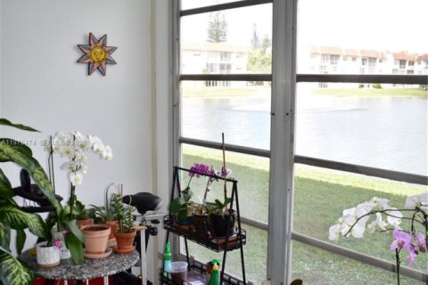 Condominio en venta en Sunrise, Florida, 2 dormitorios, 78.97 m2 № 2038452 - foto 20