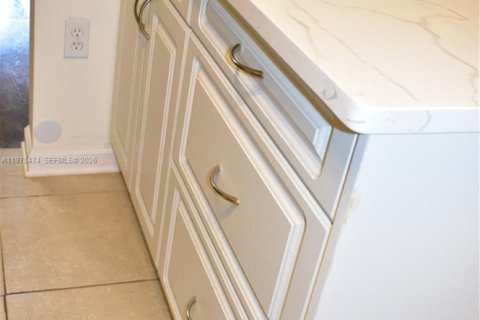 Condominio en venta en Sunrise, Florida, 2 dormitorios, 78.97 m2 № 2038452 - foto 14