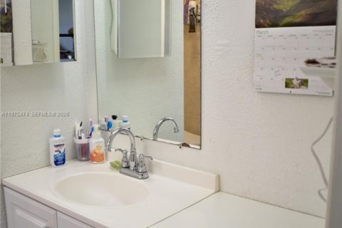 Condominio en venta en Sunrise, Florida, 2 dormitorios, 78.97 m2 № 2038452 - foto 29