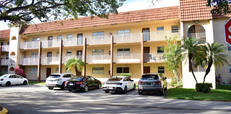 Condominio en Sunrise, Florida, 2 dormitorios  № 2038452