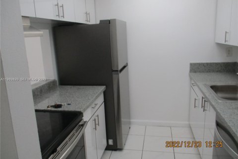 Condominio en alquiler en Miami, Florida, 2 dormitorios, 92.53 m2 № 2055492 - foto 12