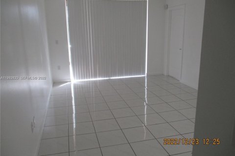 Condominio en alquiler en Miami, Florida, 2 dormitorios, 92.53 m2 № 2055492 - foto 8