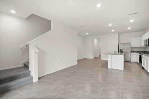 Adosado en venta en Wesley Chapel, Florida, 3 dormitorios, 155.43 m2 № 1910287 - foto 13