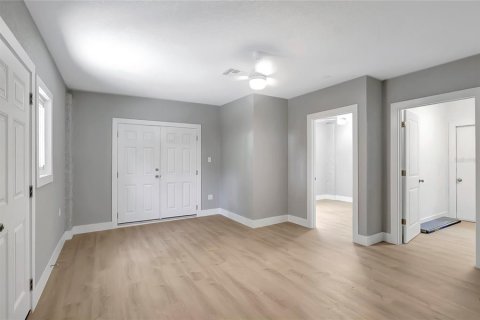 Commercial property in Port Richey, Florida 4 bedrooms, 167.22 sq.m. № 2210228 - photo 28
