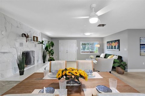 Commercial property in Port Richey, Florida 4 bedrooms, 167.22 sq.m. № 2210228 - photo 8
