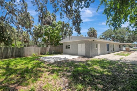 Commercial property in Port Richey, Florida 4 bedrooms, 167.22 sq.m. № 2210228 - photo 25