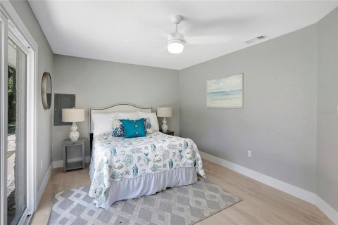 Commercial property in Port Richey, Florida 4 bedrooms, 167.22 sq.m. № 2210228 - photo 19