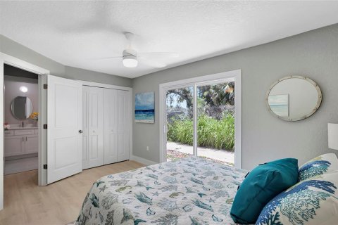 Commercial property in Port Richey, Florida 4 bedrooms, 167.22 sq.m. № 2210228 - photo 20