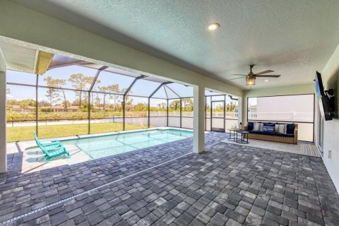 House in Rotonda, Florida 3 bedrooms, 189.15 sq.m. № 1902861 - photo 28