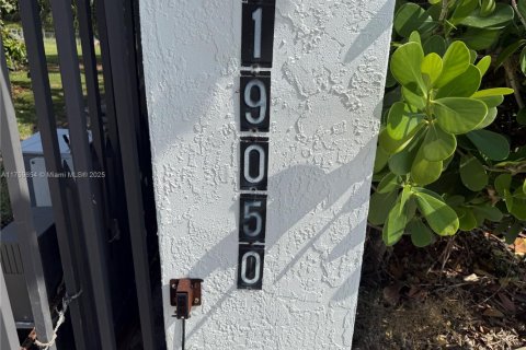 Villa ou maison à vendre à Miami, Floride: 4 chambres, 181.81 m2 № 1697964 - photo 1