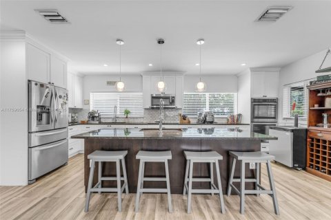 Villa ou maison à vendre à Miami, Floride: 4 chambres, 181.81 m2 № 1697964 - photo 4