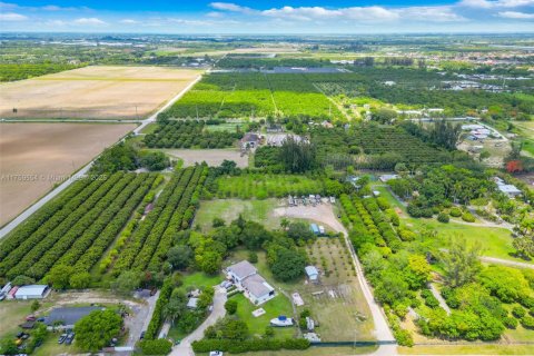 Villa ou maison à vendre à Miami, Floride: 4 chambres, 181.81 m2 № 1697964 - photo 30