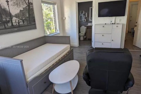 Снять в аренду квартиру в Майами-Бич, Флорида 37.16м2, № 2005643 - фото 8