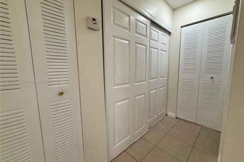 Condo in Miami Gardens, Florida  № 1973861 - photo 8