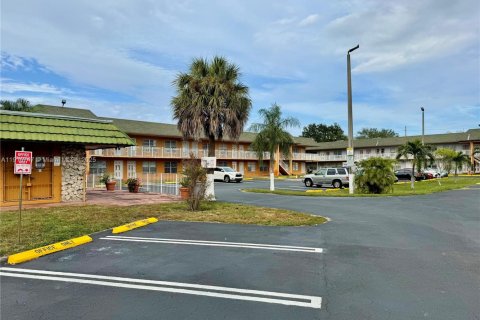 Снять в аренду кондоминиум в Майами-Гарденс, Флорида 40.88м2, № 1973861 - фото 12