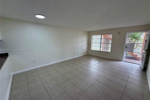 Condo in Miami Gardens, Florida  № 1973861 - photo 3