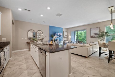 Touwnhouse à vendre à Tampa, Floride: 3 chambres, 179.58 m2 № 2375850 - photo 6
