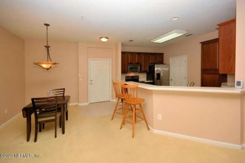 Condominio en alquiler en Jacksonville, Florida, 2 dormitorios, 104.61 m2 № 850858 - foto 1