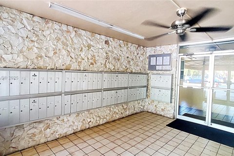 Купить кондоминиум в Санрайз, Флорида 2 спальни, 99.78м2, № 1865356 - фото 4
