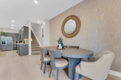 Купить таунхаус в Плантация, Флорида 3 спальни, 298.03м2, № 2241759 - фото 3