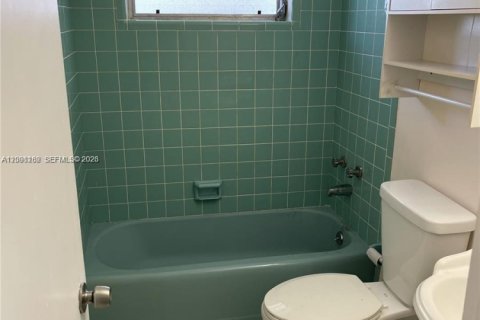 Immobilier commercial à louer à Miami, Floride: 1 chambre, 172.8 m2 № 2393141 - photo 5