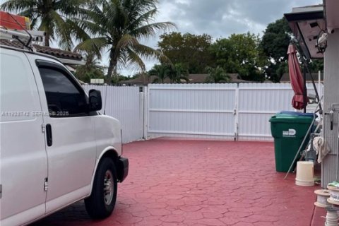 Villa ou maison à vendre à Miami Gardens, Floride: 2 chambres, 98.29 m2 № 1989207 - photo 14